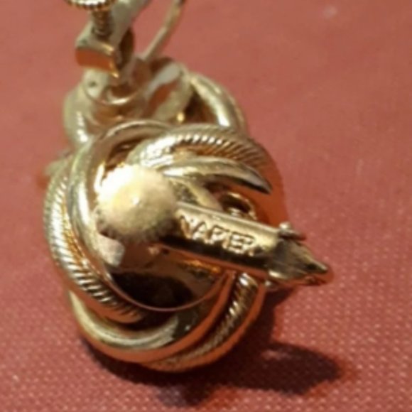 Vintage Napier Knot Earrings Gold tone Screw Back 1980's - Picture 3 of 5